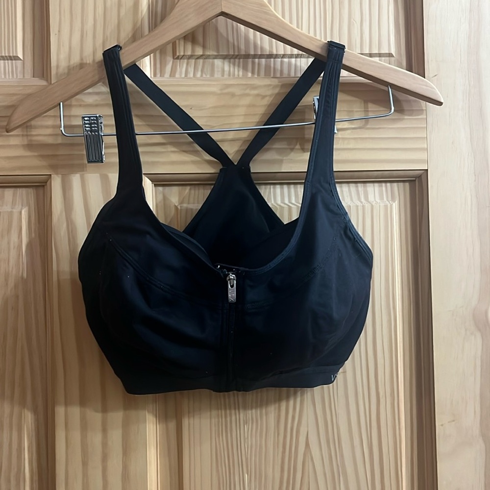 34 D VSX front snap/zip up sports bra. 🔥